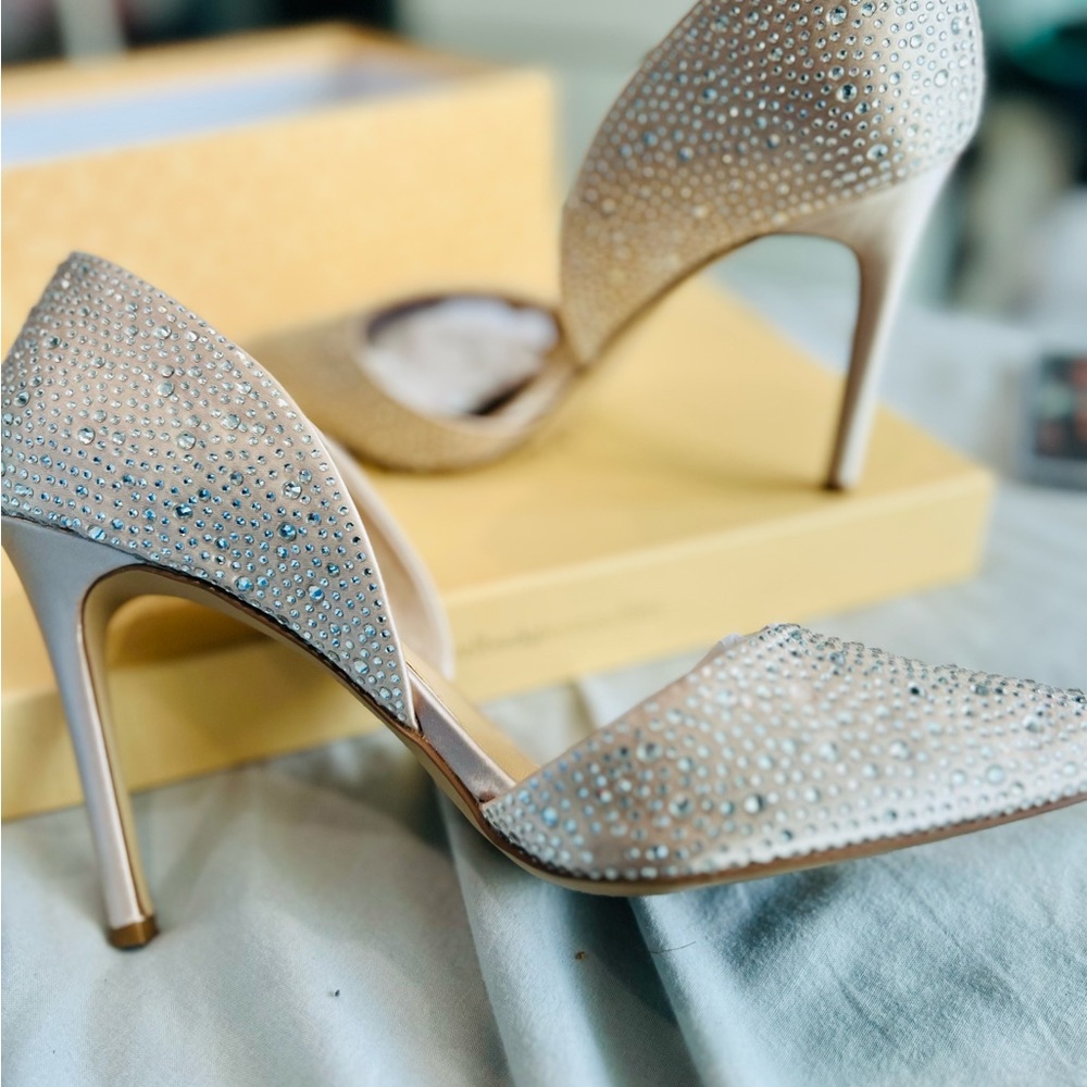 Jewel Badgley Mischa Grace Silver Stiletto Heels size 9 Like new